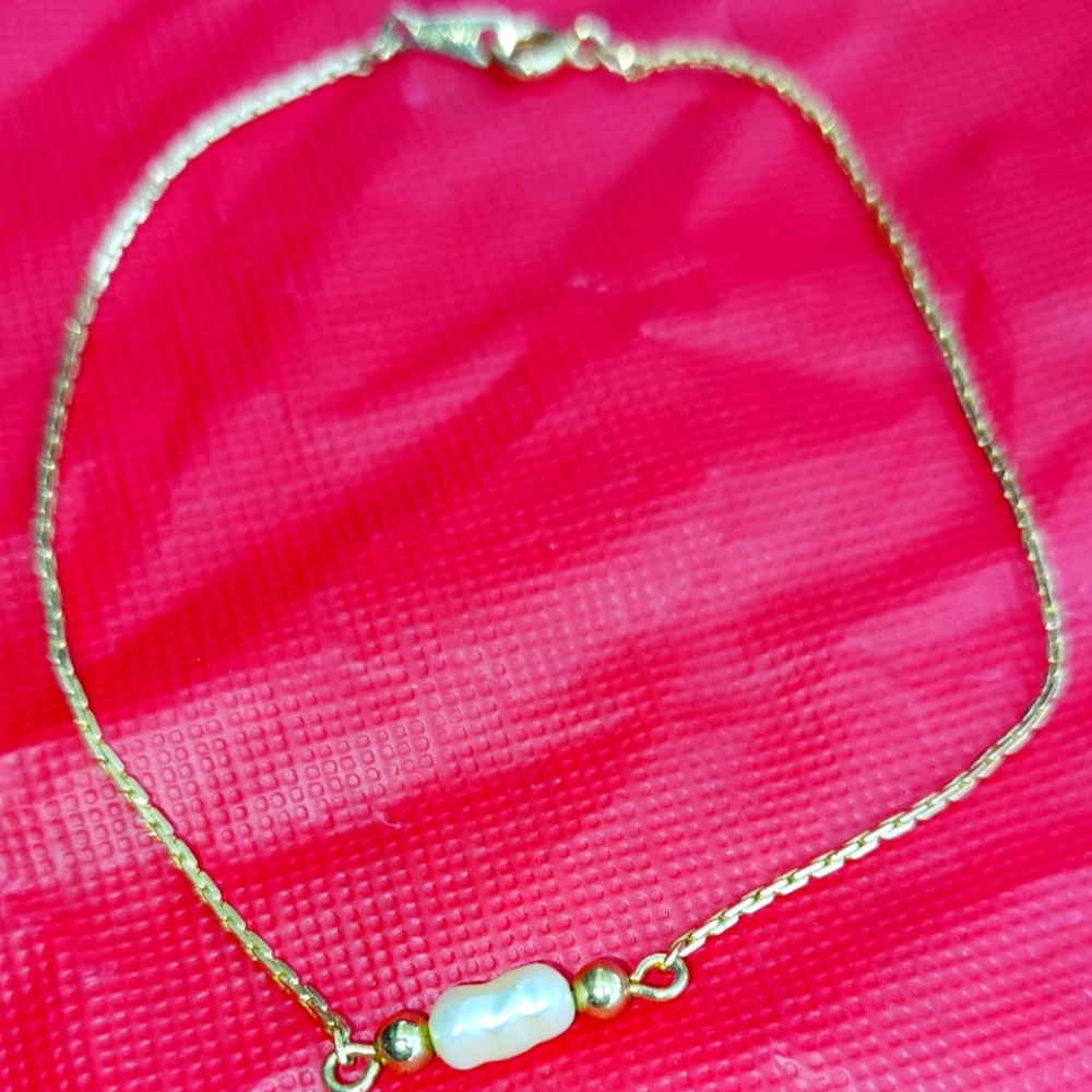 Avon Gold Tone 9" Bracelet